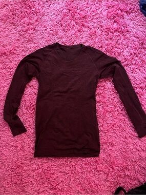 Red Garnet Long-Sleeve Lululemon Exercise Women's Top - Classic Slim Fit